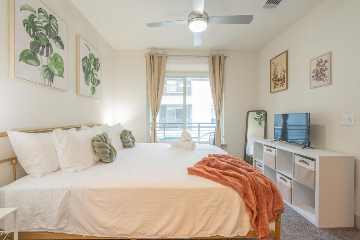 Trendy Riverwalk Retreat King Bed Free Parking Pool Gym San Antonio